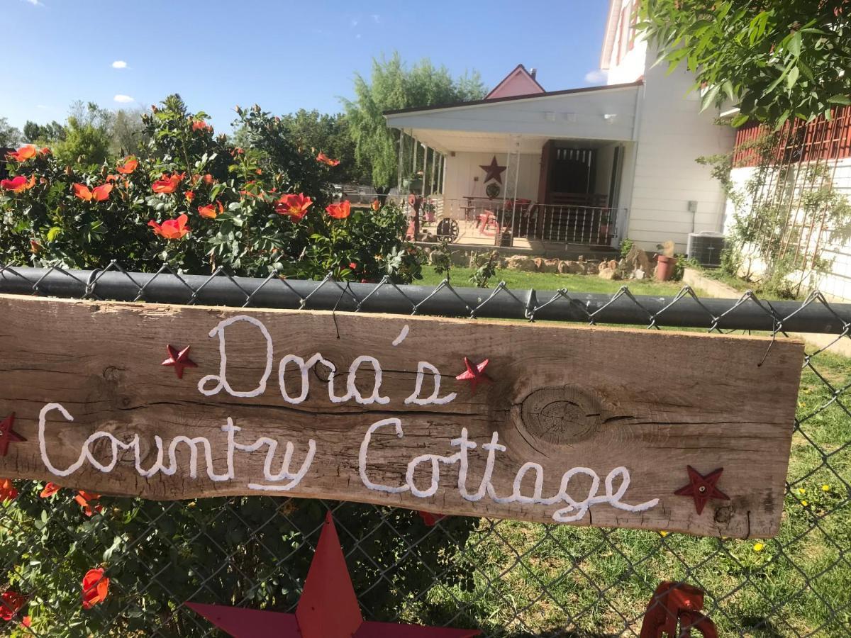 Dora'S Country Cottage 埃斯卡兰特 外观 照片